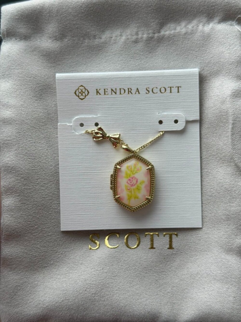 Kendra Scott Yellow Pendant Necklace